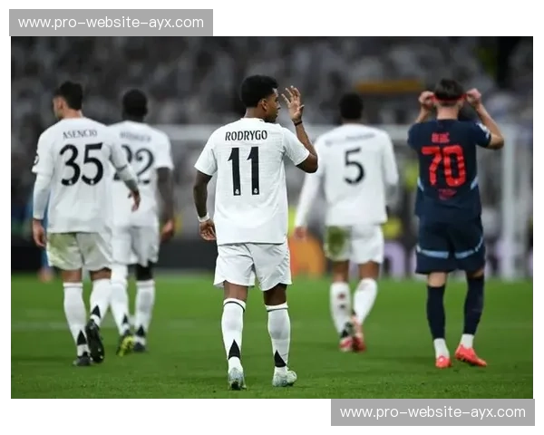 欧冠小组赛：热血、悬念与每一分钟的戏剧